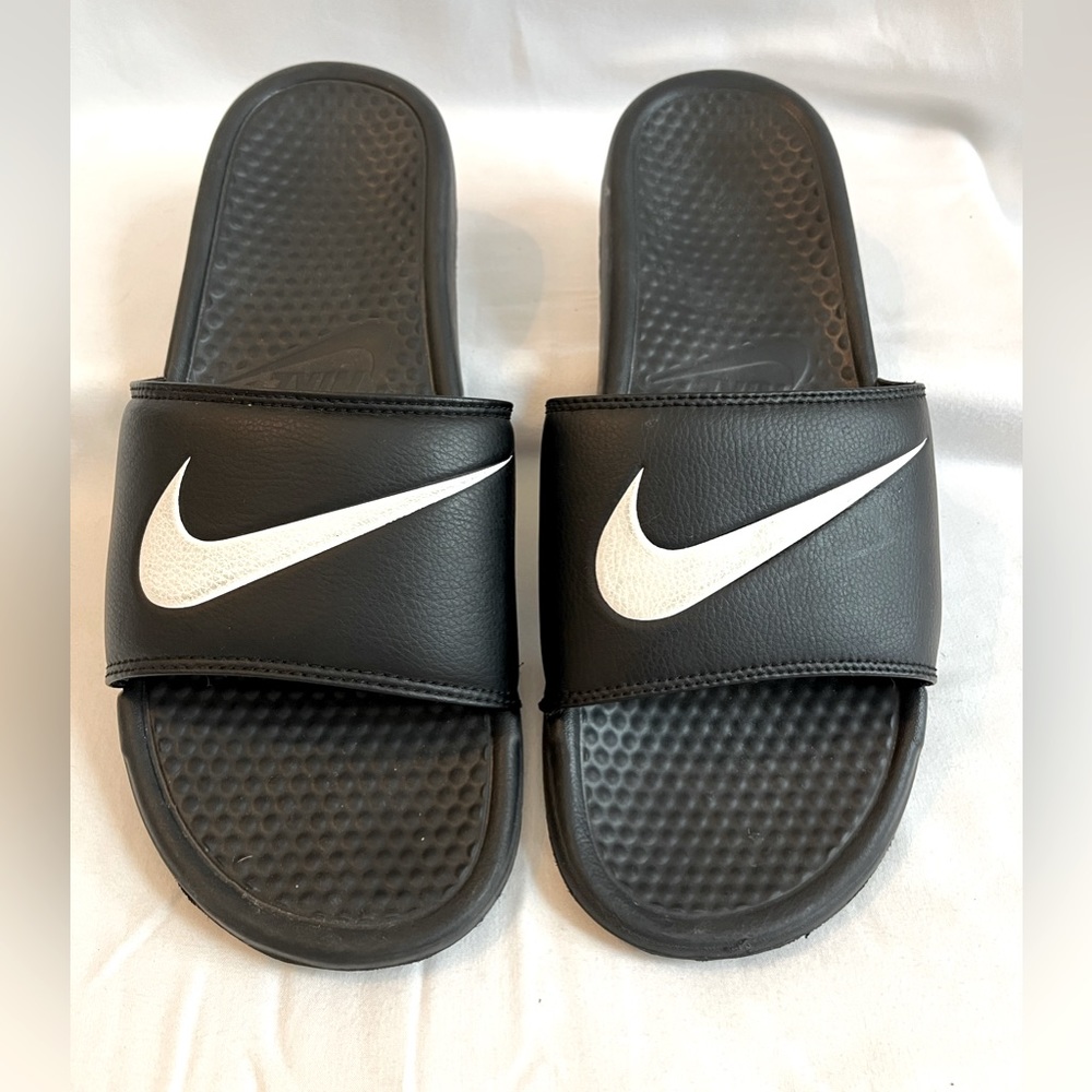 Nike Benassi Slides | Black and White | Swoosh Only